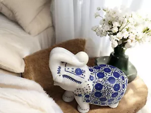 Estatuilla decorativa para el hogar elefante de mármol blanco de 7" con incrustación de lapislázuli - Imagen 1 de 7