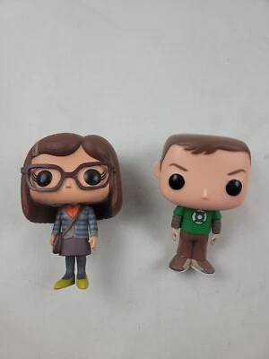 Funko Pop Big Bang Theory Sheldon Green #11 and Amy #42 Loose Read - Image 1 of 4
