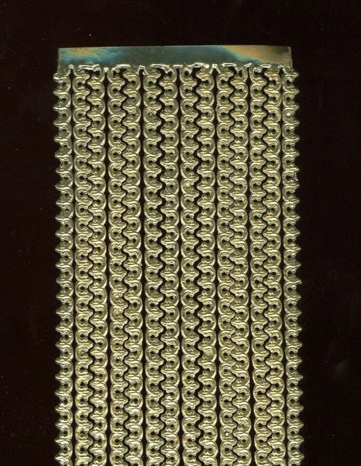 PAPEL TROQUELADO DORADO ALEMÁN DRESDEN Pequeño Borde de hojas Artesanías victorianas Foto 1 de 1