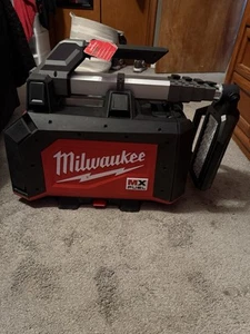 Milwaukee MXFUEL Job site Light - Picture 1 of 4
