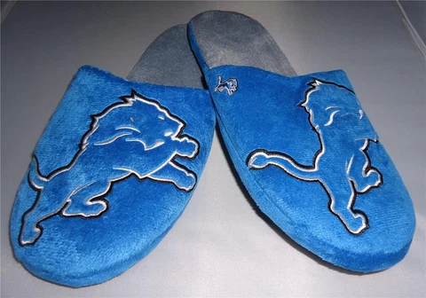 NEW NFL Detroit Lions Forever Collectibles Big Logo Slippers Sz. S Cover