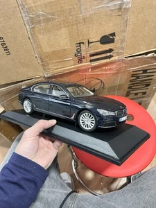 1:18 Scale BMW 7 Series 750 Imperial Blue Metallic Diecast Model Car - Picture 1 of 24