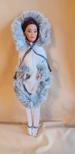 Muñeca Barbie Esquimal Ártica 1990 Vintage #9844 Muñecas del Mundo - Imagen 1 de 8