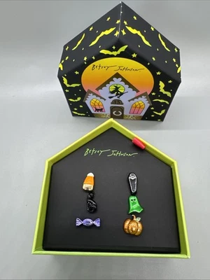 Juego de 6 pendientes Betsey Johnson Halloween desajuste ataúd, fantasma, gato nuevo en caja Foto 1 de 4