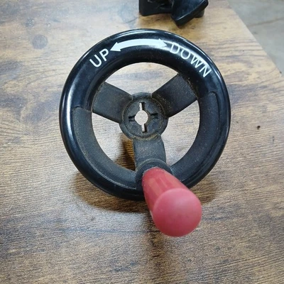 Original Crank Up Down For Tradesman Table Saw 10" Model#BTS10BW - Image 1 of 2