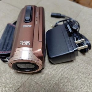 JVC GZ-F100 Video Camera 2014 Model Charger Included Used with Front Scratches - Picture 1 of 6