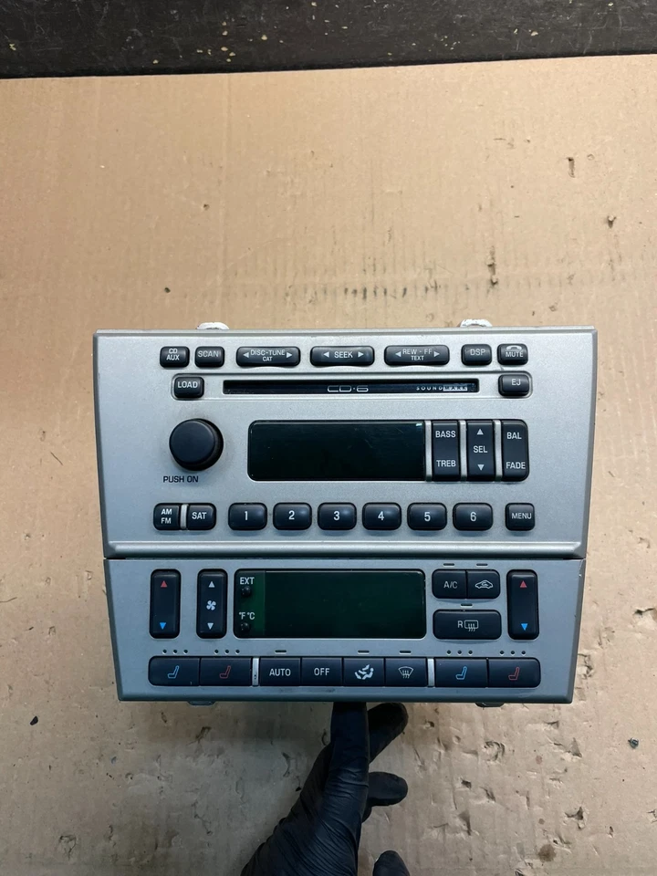 2003 to 2006 Lincoln LS OEM Radio CD Dual Climate Control Panel OEM  U1456 DG - Image 1 of 4
