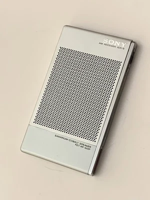 Sony World First Vintage 1977 ultra super thin Portable Radio Receiver AMMW ICR9 - Image 1 of 4