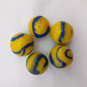 Lote de 5 canicas de vidrio remolino amarillo y azul - 5/8" - Imagen 1 de 4