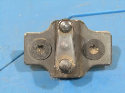 1995-2005 Pontiac Sunfire купе OEM дверная защелка ударная пластина 98 99 00 01 02 03 04 - Изображение 1 из 3