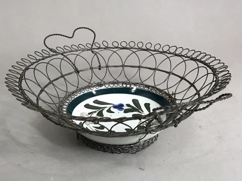 c1850 ENGLISH LEEDS PEARLWARE Small Bowl with Attached Wire Basket Heart Handles Cover