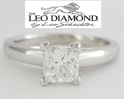 Anillo de compromiso solitario de diamantes princesa Leo 0,97 quilates 14K y platino E/SI2 Foto 1 de 4