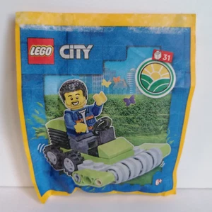 Lego City 952303 Worker with Lawnmower Tondeuse à Gazon cty1574 - 2023 Neuf New - Imagen 1 de 2