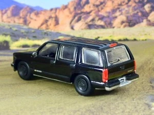 Chevrolet Tahoe Detective SUV 1992-2000 primera generación escala 1/64 edición limitada Z - Imagen 1 de 5
