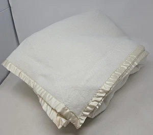 Vintage Creme Acryl Decke Satin Borte 90" x 102" Größe: Queen/King LESEN - Bild 1 von 7