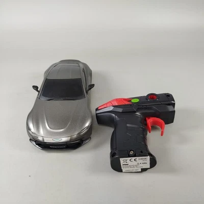 RC Auto Aston Martin Vantage – ferngesteuertes Modellfahrzeug Set - Bild 1 von 4