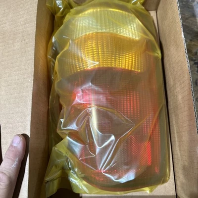 Tail Light Assembly LH/Pass Fits Mazda OEM# 1F20-51-160 - Image 1 of 4