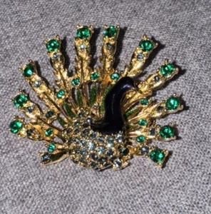 Precioso Broche ESFINGE de Diseñador Vintage - Pavo Real - Esmalte, Cristal Azul y Verde - Imagen 1 de 12