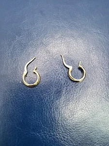 18ct Gold Hoop Earring, 750 Hallmark. - Picture 1 of 7
