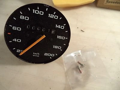 Velocímetro Opel Kadett D 1260144 GM 90069165 1102 Foto 1 de 3