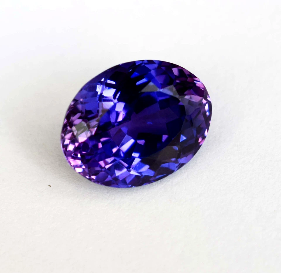 Beautiful Loose Gem For Engagement Ring 14-16 Ct Multi Color Changing Sapphire - Image 1 of 4