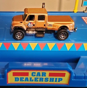 2005 Matchbox International CXT Gold Truck Service Truck Diecast Mattel HTF - Picture 1 of 3