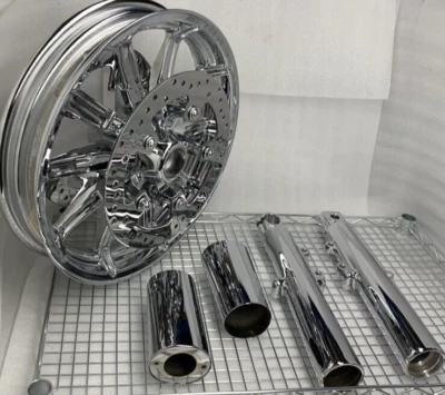 Rueda delantera Harley cromada 2009-20 Road King Street Glide intercambio de impulsor Foto 1 de 4