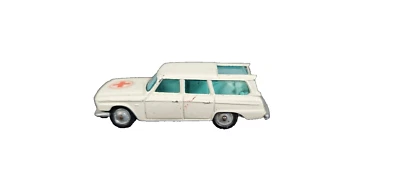 K Corgi Juniors Studebaker Wagonaire Ambulance 1/64 - Image 1 of 4