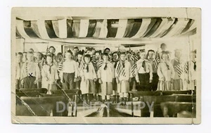 Cresson PA Fred's School niños banderas 1918 Primera Guerra Mundial RPPC postal Cambria Co COMO ESTÁ - Imagen 1 de 2