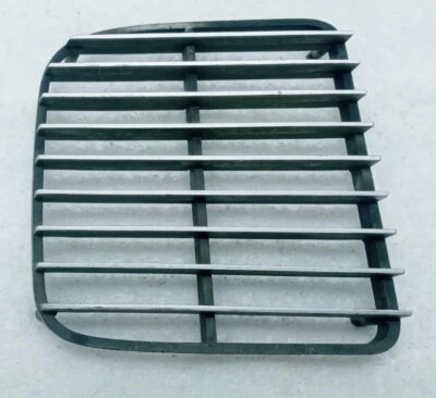 OEM Mopar 1971 Plymouth Cuda Grille Insert #2 Location Nice Condition — 第 1/3 张图片
