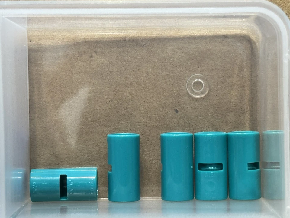 LEGO Parts - Dark Turquoise Technic, Pin Connector Round 2L - No 62462 - QTY 5 - Image 1 of 1