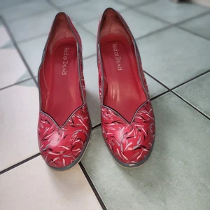 Red Or Dead Women's Floral Red Shoes Size 7 Used Vintage - Picture 1 of 7