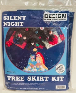 DESIGN WORKS CRAFTS "STILLE NACHT" FILZ WEIHNACHTSBAUM ROCK SET 5201 - NEU! - Bild 1 von 7