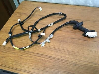 82154-47260 Rear Door Wire Harness LH rear Toyota Prius V NO.2 2012 2013 2014 Foto 1 de 2
