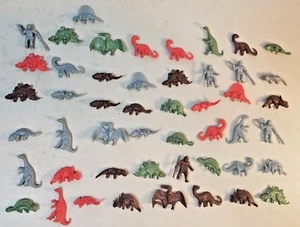JUEGO DE 50 MINI FIGURAS DE DINOSAURIOS DE PLÁSTICO VINTAGE AÑOS 70 82A 14 - Imagen 1 de 3
