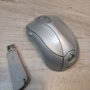 Mouse láser inalámbrico para computadora Microsoft 1054 + receptor USB probado y funcionando - Imagen 1 de 9