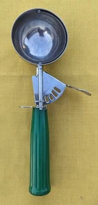 Kitchen Utensil Scoop Daily Chef Food  Service NSF Green Handle sep23 - Picture 1 of 12