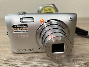 Nikon COOLPIX S3600 20.1MP Digital Camera Silver 8x Zoom Parts/Repair