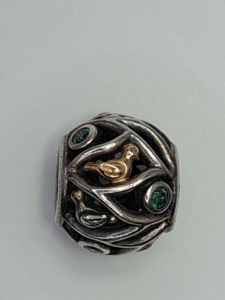 Berloque PANDORA S 925 ALE STER PRATA OURO 14K PÁSSAROS DE UMA PENA  - Imagem 1 de 3