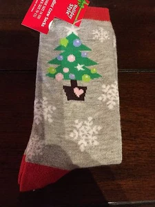Ladies "Merry Christmas" Crew Socks Size 9/11 Snowflake - Picture 1 of 2