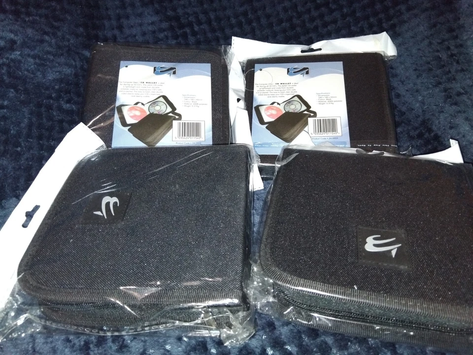 2x 32 CD wallet holder - booklet style zip up - car home gaming - Image 1 of 1