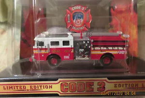 Code 3 FDNY Seagrave Pumper Squad 1 MID w/ Sleeve #02453 Canadian Edition - Picture 1 of 5