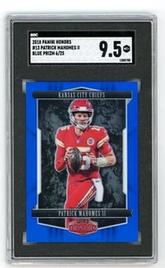 Panini Honors Patrick Mahomes Blue Prizm 2018/25 Kansas City Chiefs SGC 9,5 - Imagen 1 de 2