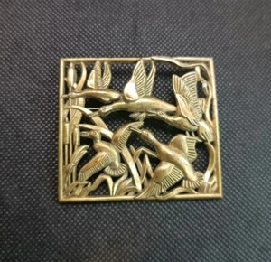 Signed LN/25 Vintage Statement Brooch Pin Little Nemo Gold Tone Ducks In Flight - Picture 1 of 5