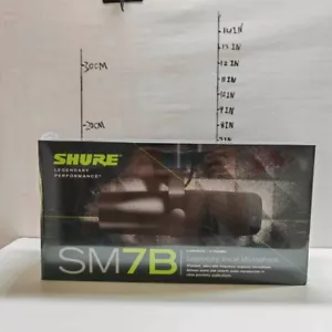 Brand New *Sealed* Shure SM7B Cardioid Dynamic Vocal Microphone Fast Free Ship ! - Picture 1 of 4