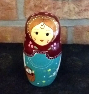 Matriochka poupée russe en bois modèle tirelire - Photo 1/4