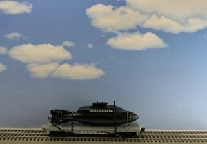 Lionel - Flatcar & Submarine 6-16351 - Picture 1 of 10