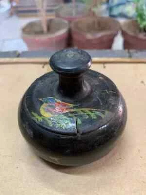 Joyero pequeño indio vintage de madera tallada a mano de laca negra Foto 1 de 4