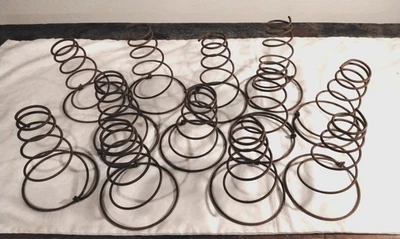Lote de 12 resortes helicoidales vintage oxidados para artesanía granja Foto 1 de 4
