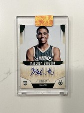 2016-17 Donruss Next Day Rookie On Card Auto #ND-MB Malcolm Brogdon Bucks